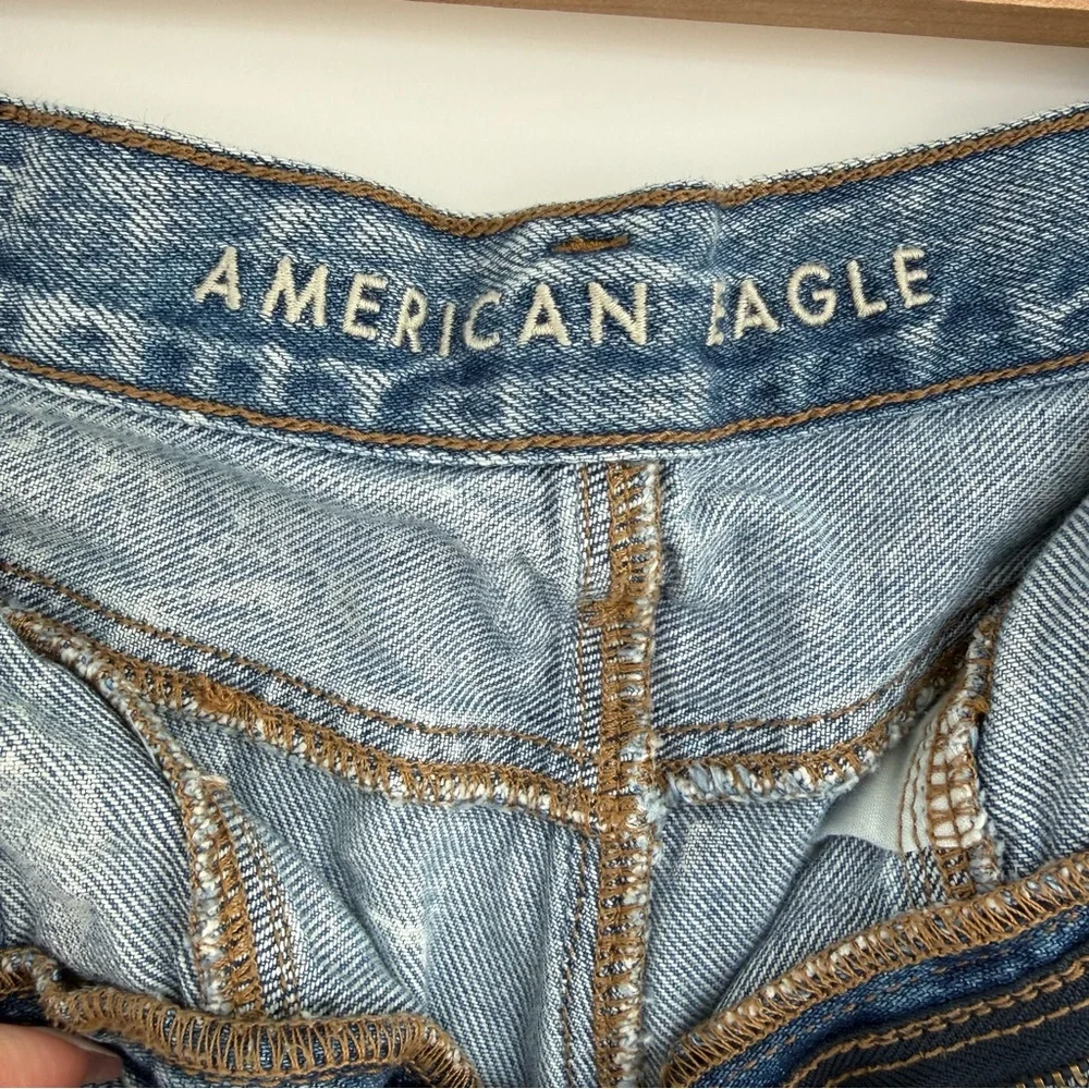 AMERICAN EAGLE | Acid Wash Mom Jean Shorts - Size 6 - Picture 4 of 11
